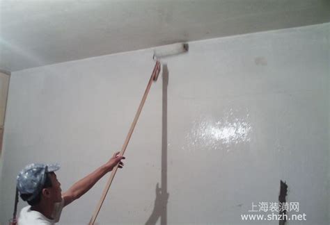 如何正确的粉刷墙壁