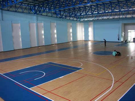 室内篮球场铺pvc地板