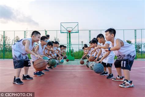 小学生篮球基础训练的项目