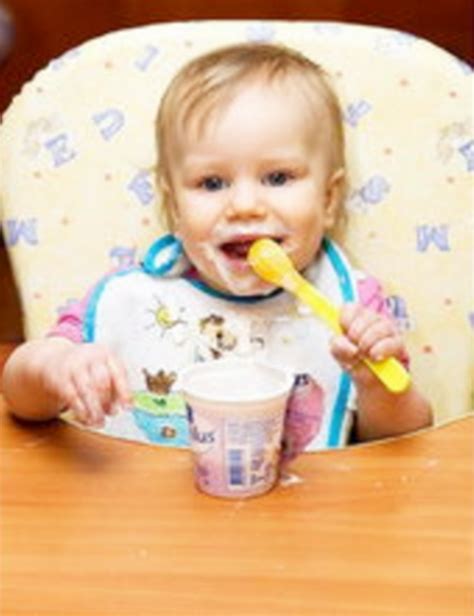 小孩闹嗓子能喝酸奶吗