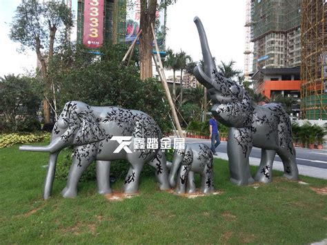 山东不锈钢大象动物雕塑园林小品