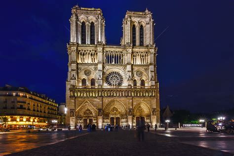 巴黎圣母院名段及赏析