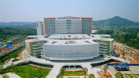 广州妇女儿童医疗中心救护车