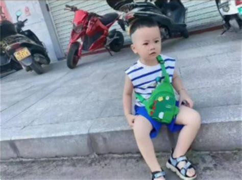 广西藤县两岁男童家门口失踪监控