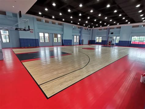 开一个室内大型篮球馆多少钱