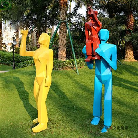 彩色大型玻璃钢人物雕塑