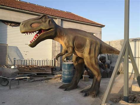 恐龙雕塑过程