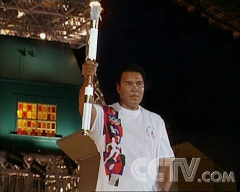 拳王阿里在奥运会举火炬