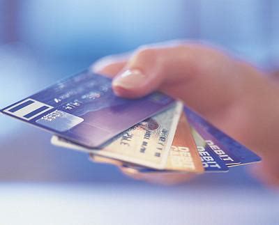 推销信用卡一月挣多少