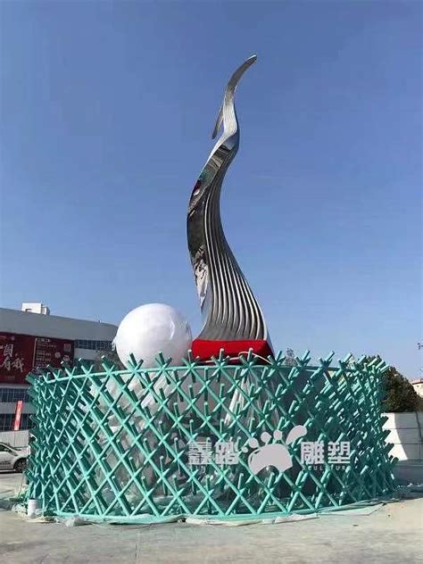新疆大型不锈钢雕塑