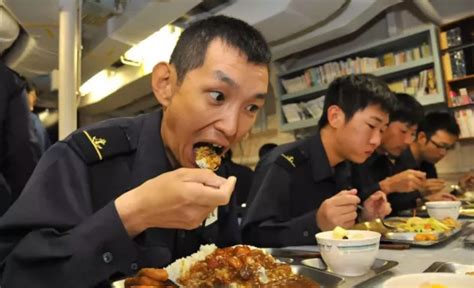 日本南极队吃中餐