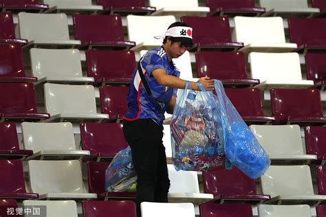 日本球迷赛后捡垃圾反转