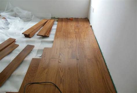 旧木地板上铺复合地板可以吗