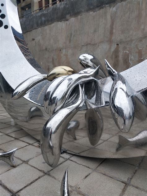 昆明市不锈钢雕塑代理