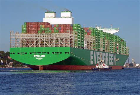 最大的集装箱船能装多少箱
