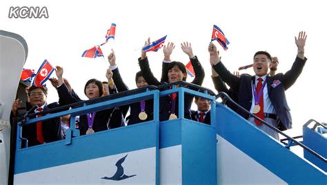 朝鲜女运动员回国后的视频