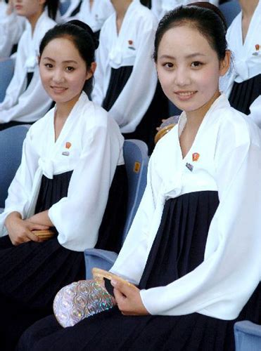 朝鲜拉拉队访问韩国