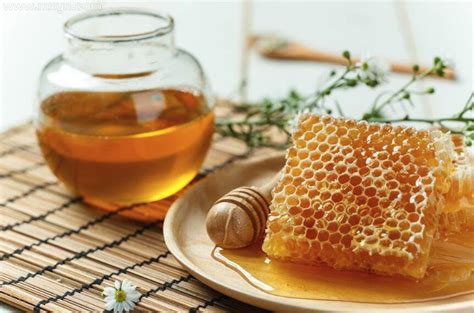 梦见偷吃蜂蜜