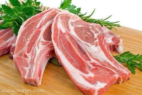 梦见吃猪肉是什么征兆