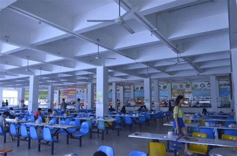 武汉工程大学武昌校区有几个食堂