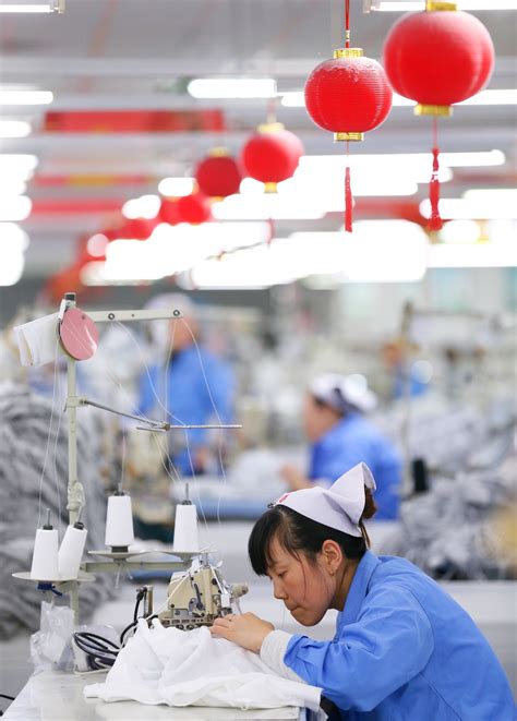 武汉市服装企业缝纫工工资标准
