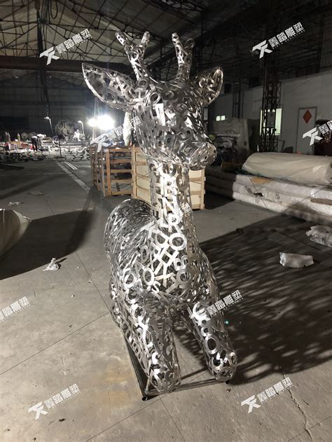 江西不锈钢雕塑镂空动物雕塑