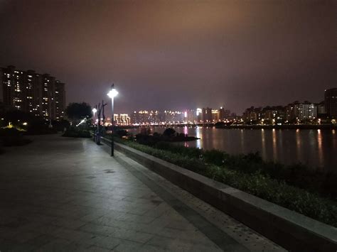沭阳夜晚河边图片