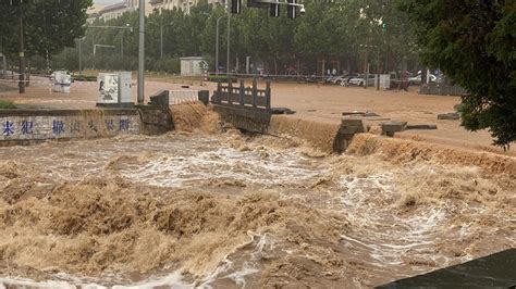 河南伊川洪水图片
