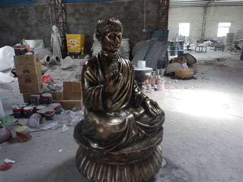 河南佛像玻璃钢仿铜雕塑生产