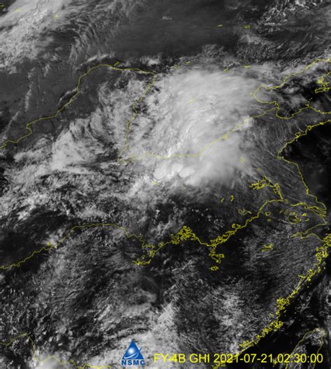河南省暴雨将至的卫星云图
