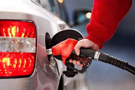 油价将迎年内首次大幅下调