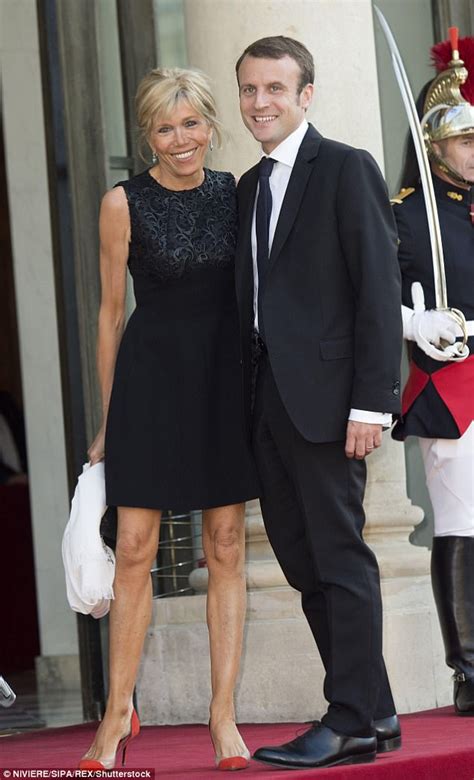 法国总统妻子照片