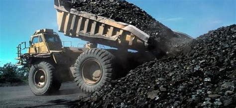 波兰煤炭短缺民众赴邻国买煤
