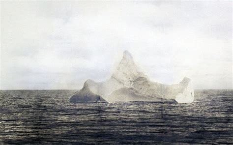 泰坦尼克号为什么撞冰山