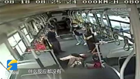 济南一老人乘坐火车晕倒