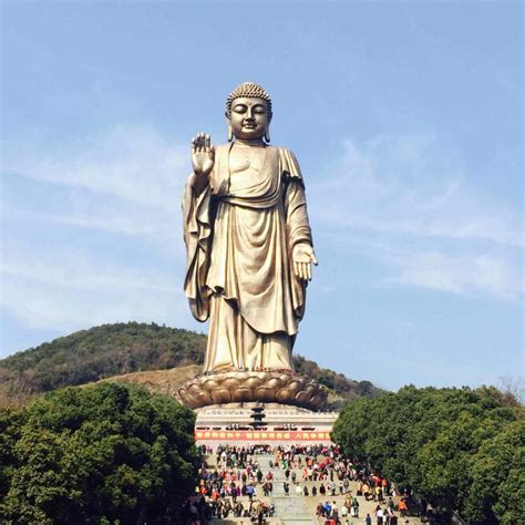 浙江巨型佛像雕塑照片