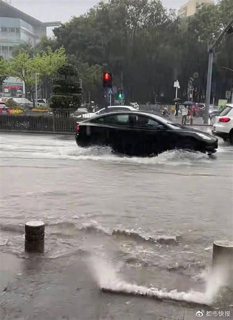 深圳大暴雨致航班取消事件