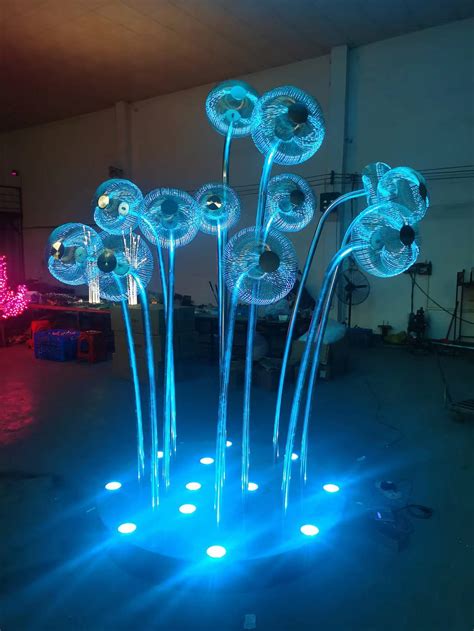 深圳玻璃钢雕塑灯
