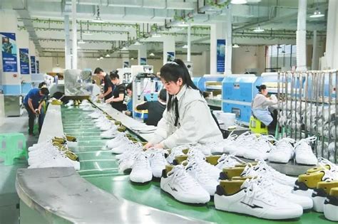深圳鞋厂流水线普工月薪一般多少