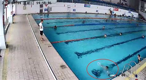 湖南一男童在游泳馆溺亡视频记录