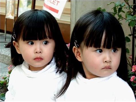 爸爸姓刘给双胞胎女孩起名