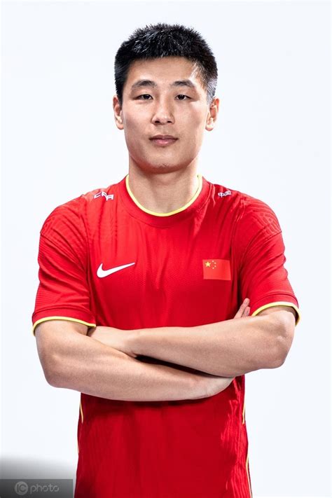 现中国足球国家队队长
