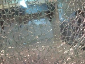 玻璃钢裂纹是什么原因