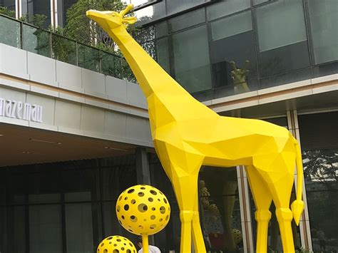 珠海玻璃钢长颈鹿雕塑