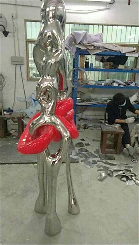 甘肃玻璃钢异形雕塑