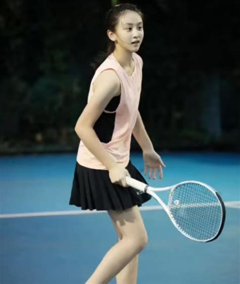 田亮晒女儿网球训练视频
