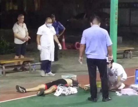 男子打篮球猝死被救活