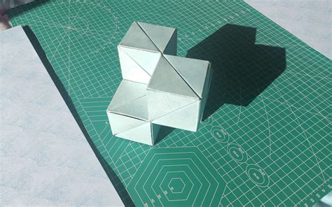 立方体折纸雕塑制作过程