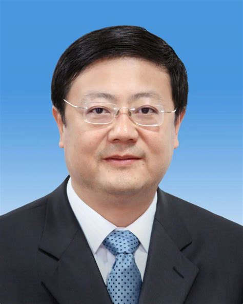 第一任上海市市委书记