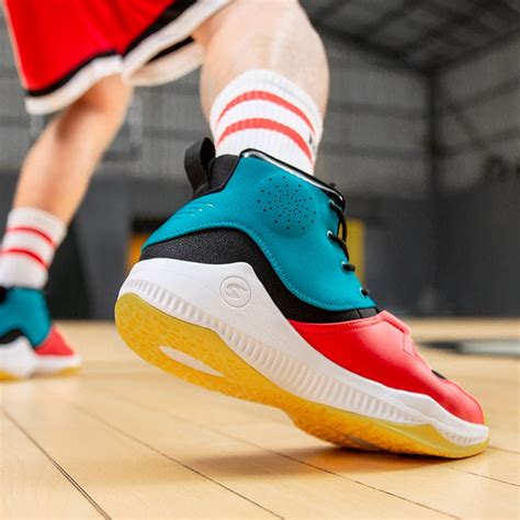 篮球训练鞋与实战鞋的区别